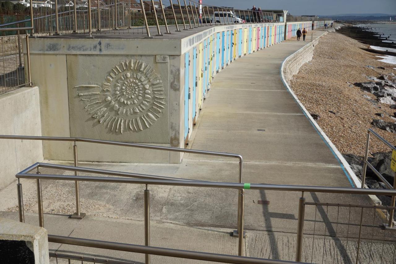 Dotty'S Retreat Milford on Sea Exterior foto